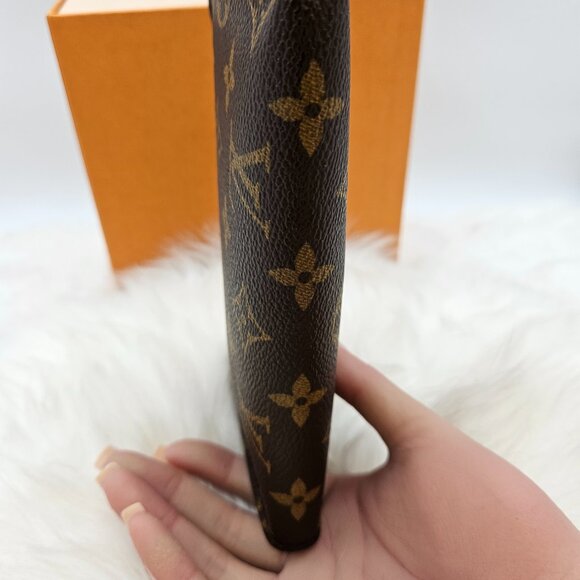 Louis Vuitton Monogram Toiletry Pouch 17 - Picture 9 of 17